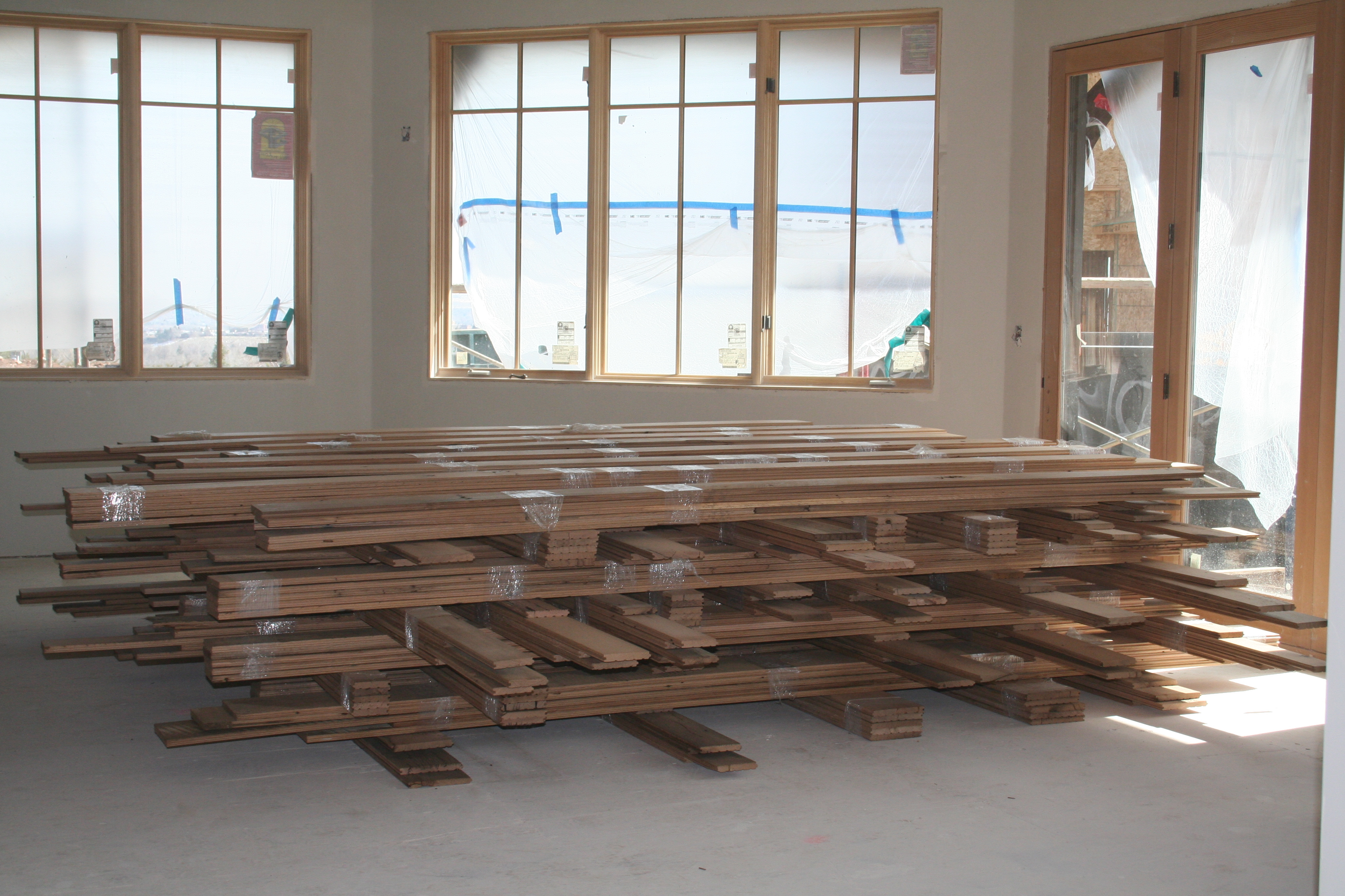 How Long Does Wood Need to Acclimate: Quick Tips